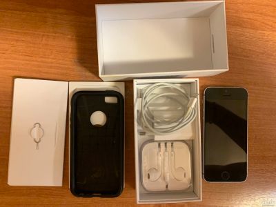 Лот: 18476277. Фото: 1. iPhone SE. Смартфоны