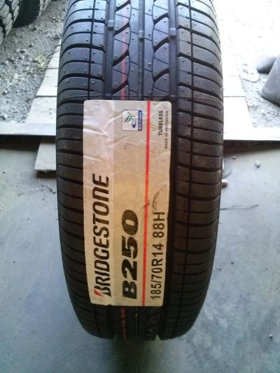 Лот: 4276574. Фото: 1. 175 70r14 Bridgestone B-250 Новые... Шины
