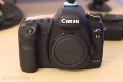 Лот: 7123198. Фото: 1. Продам Canon 5d mark II. Пробег... Цифровые зеркальные
