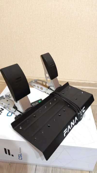 Лот: 25820295. Фото: 1. Комплект педалей Fanatec CSL Pedals. Другое (комплектующие)