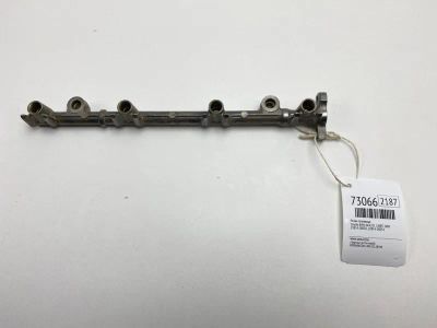 Лот: 21112694. Фото: 1. Рейка топливная Toyota Rav4 2003... Топливная система