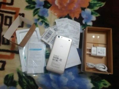 Лот: 6729831. Фото: 1. ZTE Blade Z7 Gold Новый! Подарили... Смартфоны