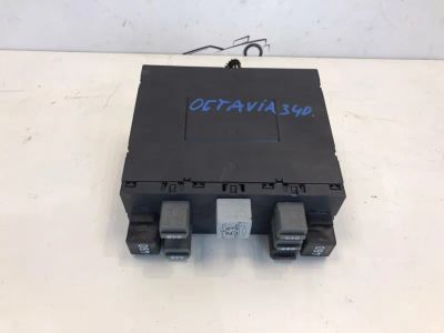 Лот: 21708027. Фото: 1. блок бортовой сети Skoda Octavia... Двигатель и элементы двигателя