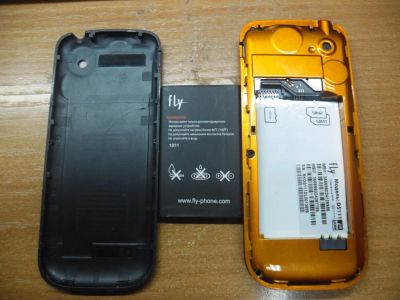 Лот: 9992617. Фото: 1. Телефон Fly DS111 (10207). Кнопочные мобильные телефоны