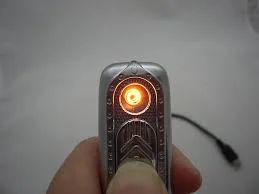 Лот: 6006557. Фото: 1. USB Зажигалка. Одна из самых дешевых... Зажигалки, спички, пепельницы