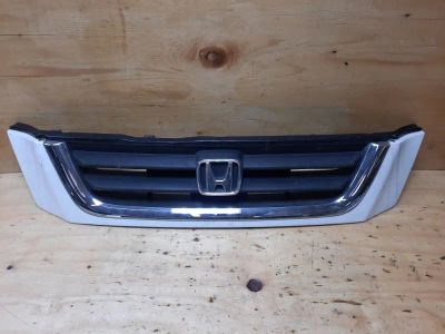 Лот: 19342059. Фото: 1. Решетка радиатора Honda Cr-V RD1... Кузов