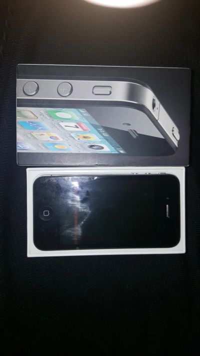 Лот: 8068076. Фото: 1. iphone 4 black 16 гб. Смартфоны