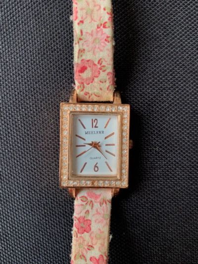 Лот: 19975720. Фото: 1. Часы наручные meeleer женские. Оригинальные наручные часы