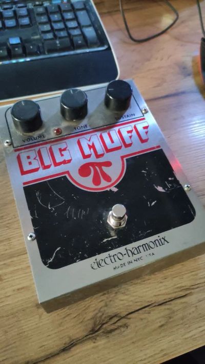 Лот: 18445629. Фото: 1. Electro Harmonix Big Muff. Гитарные эффекты и комбоусилители