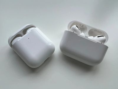 Лот: 20867271. Фото: 1. AirPods одним лотом. Наушники, гарнитуры