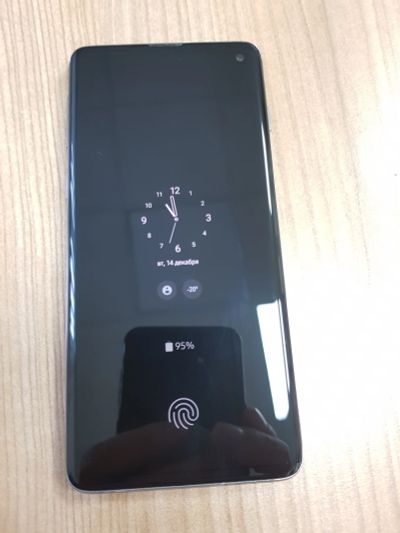 Лот: 18386579. Фото: 1. Samsung S10 8/128. Смартфоны