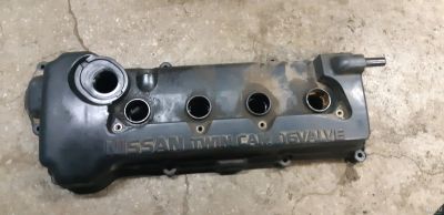 Лот: 17181700. Фото: 1. Клапанная крышка Nissan Bluebird... Двигатель и элементы двигателя