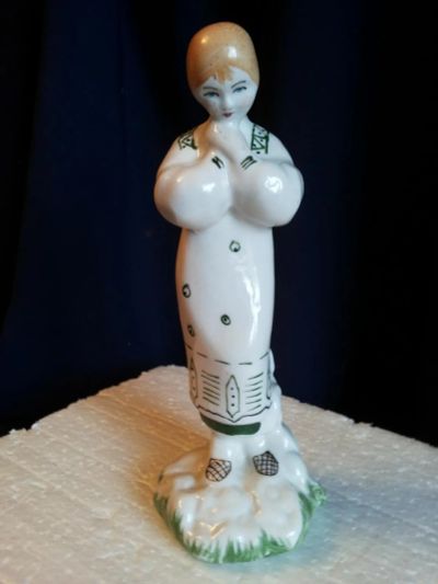 Лот: 6613986. Фото: 1. Статуэтка Девушка Снегурочка Фарфор... Фарфор, керамика