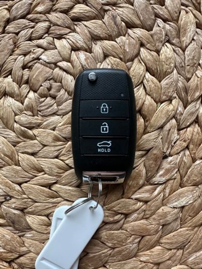 Лот: 25126743. Фото: 1. Новый оригинальный ключ Kia Optima... Другое (оснащение, оборудование, аксессуары)