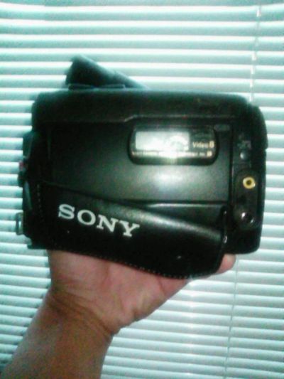 Лот: 9955757. Фото: 1. Видео камера SONY CCD-TR55E. Видеокамеры