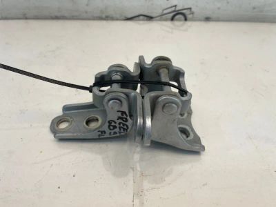 Лот: 22769460. Фото: 1. кронштейн двери Honda Freed GB3. Двигатель и элементы двигателя