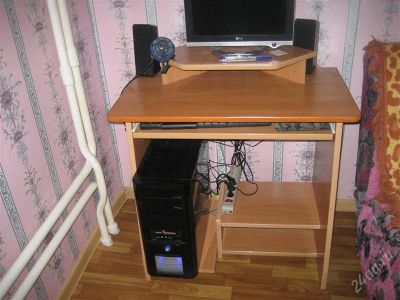 Лот: 1565071. Фото: 1. стол компьютерный. Другое (мебель)