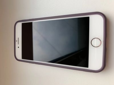 Лот: 12803380. Фото: 1. iPhone 8 64 Gb. Смартфоны