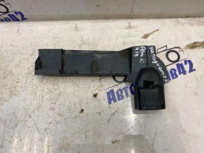 Лот: 21713262. Фото: 1. накладка замка капота Mazda Demio... Двигатель и элементы двигателя