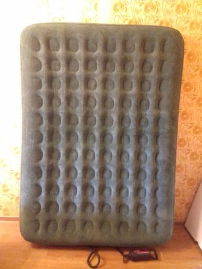 Лот: 11384802. Фото: 1. Продам надувной матрас-кровать... Спальные мешки, надувные кровати, коврики туристические