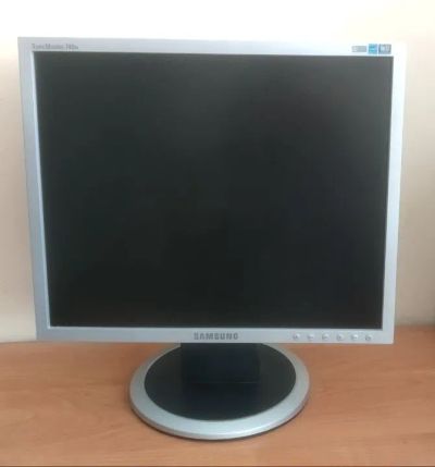 Лот: 20231154. Фото: 1. Монитор Samsung 740N Диагональ... ЖК-мониторы
