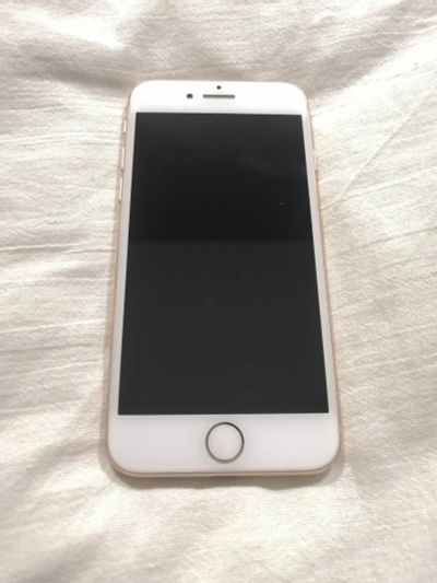 Лот: 19469848. Фото: 1. Apple Iphone 8 (64 GB) золотистый... Смартфоны