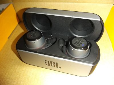 Лот: 17109602. Фото: 1. Беспроводные наушники jbl reflectflow. Наушники, гарнитуры