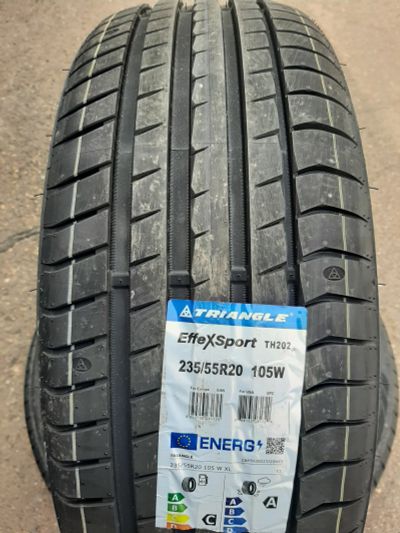 Лот: 22562783. Фото: 1. 235/55 R20 105W Triangle EffeXSport... Шины