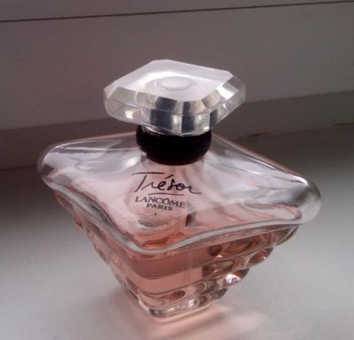 Лот: 7885770. Фото: 1. Tresor Lumineuse Lancome, 100... Женская парфюмерия