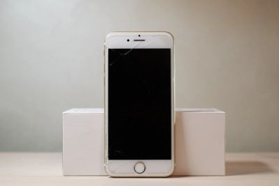 Лот: 12113155. Фото: 1. iPhone 6s Gold 32gb. Смартфоны