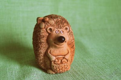 Лот: 5811935. Фото: 1. Керамическая свистулька «Ёж». Фигурки, статуэтки