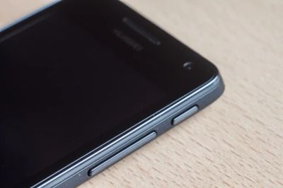 Лот: 4975412. Фото: 1. Мощный смартфон Huawei (черный... Смартфоны