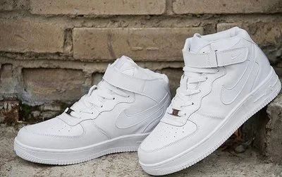 Лот: 10360684. Фото: 1. Кроссовки Nike Air Force. Кеды, кроссовки, слипоны