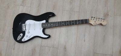 Лот: 21578996. Фото: 1. Squier Strat MM. Гитары