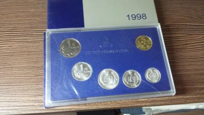 Лот: 5968142. Фото: 1. Годовой набор монет Китая или... Наборы монет