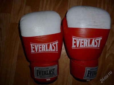 Лот: 2532562. Фото: 1. Боксёрские перчатки Everlast... Спортивная символика и атрибутика