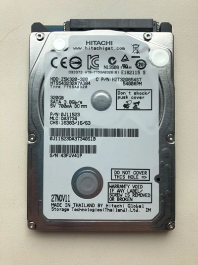 Лот: 25442433. Фото: 1. SATA-II 320Gb Hitachi Travelstar... Жёсткие диски (HDD)
