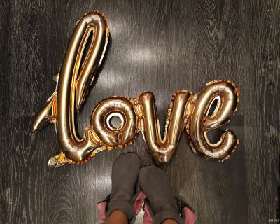Лот: 15590635. Фото: 1. Слово фольгированное love (шарики... Воздушные шары