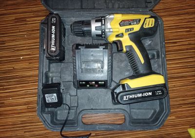 Лот: 25898660. Фото: 1. Шуруповёрт. Электроинструмент