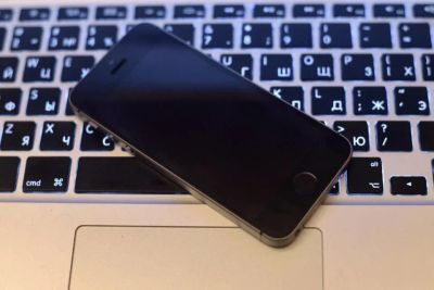 Лот: 12591817. Фото: 1. iPhone se 32gb. Смартфоны