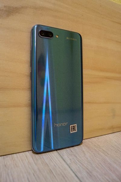 Лот: 14177857. Фото: 1. Huawei Honor 10 Ледяной серый... Смартфоны