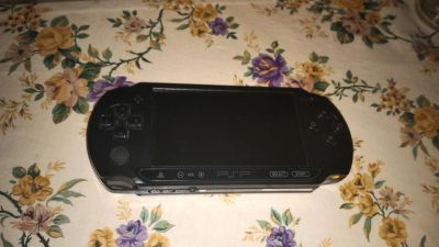 Лот: 6425918. Фото: 1. PSP E1008, прошитая, можно качать... Игровые приставки, консоли