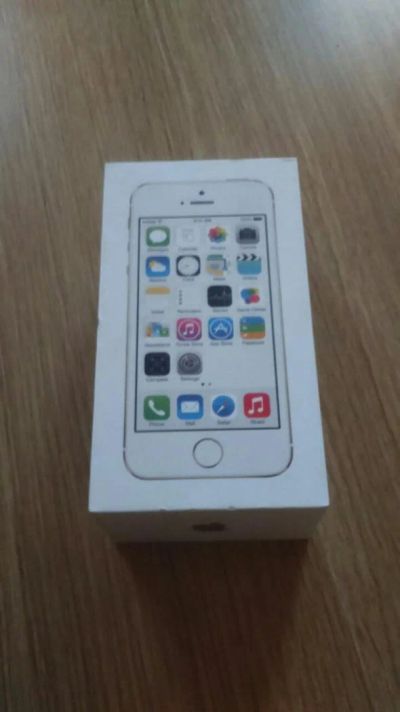 Лот: 7131786. Фото: 1. коробка Iphone 5s 16 gb Gold. Смартфоны