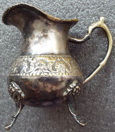 Лот: 17878198. Фото: 1. старинный сливочник,латунь,серебрение. Предметы интерьера и быта