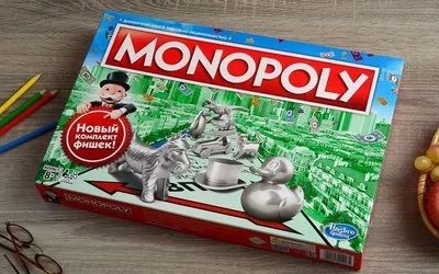 Лот: 12719972. Фото: 1. Hasbro: Монополия (прямоугольная... Настольные игры, карты