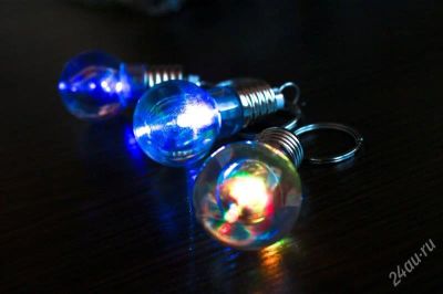 Лот: 1741952. Фото: 1. LED (светодиодный) Брелок-лампочка. Сувенирные мелочи