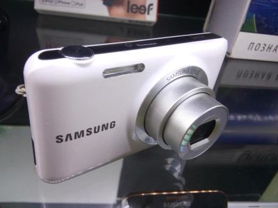 Лот: 9550065. Фото: 1. Фотоаппарат Samsung ES95. Зарядное... Цифровые компактные