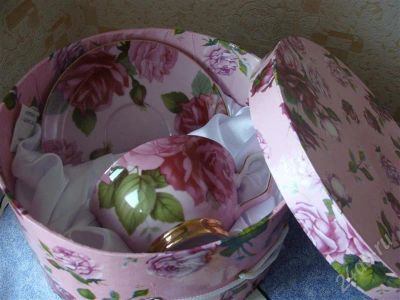 Лот: 639184. Фото: 1. Чайная пара "Розы на розовом... Другое (посуда, кухонная утварь)