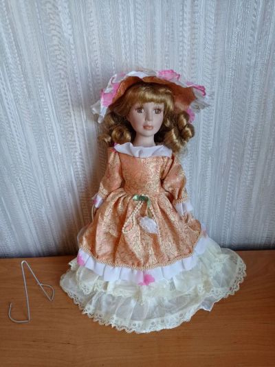 Лот: 20598640. Фото: 1. Кукла керамическая. Куклы