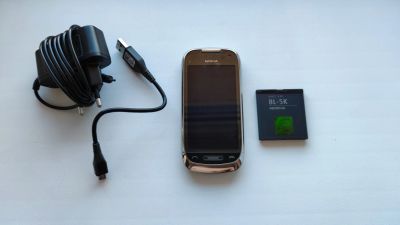 Лот: 18798375. Фото: 1. Nokia C7-00, не включается. Смартфоны